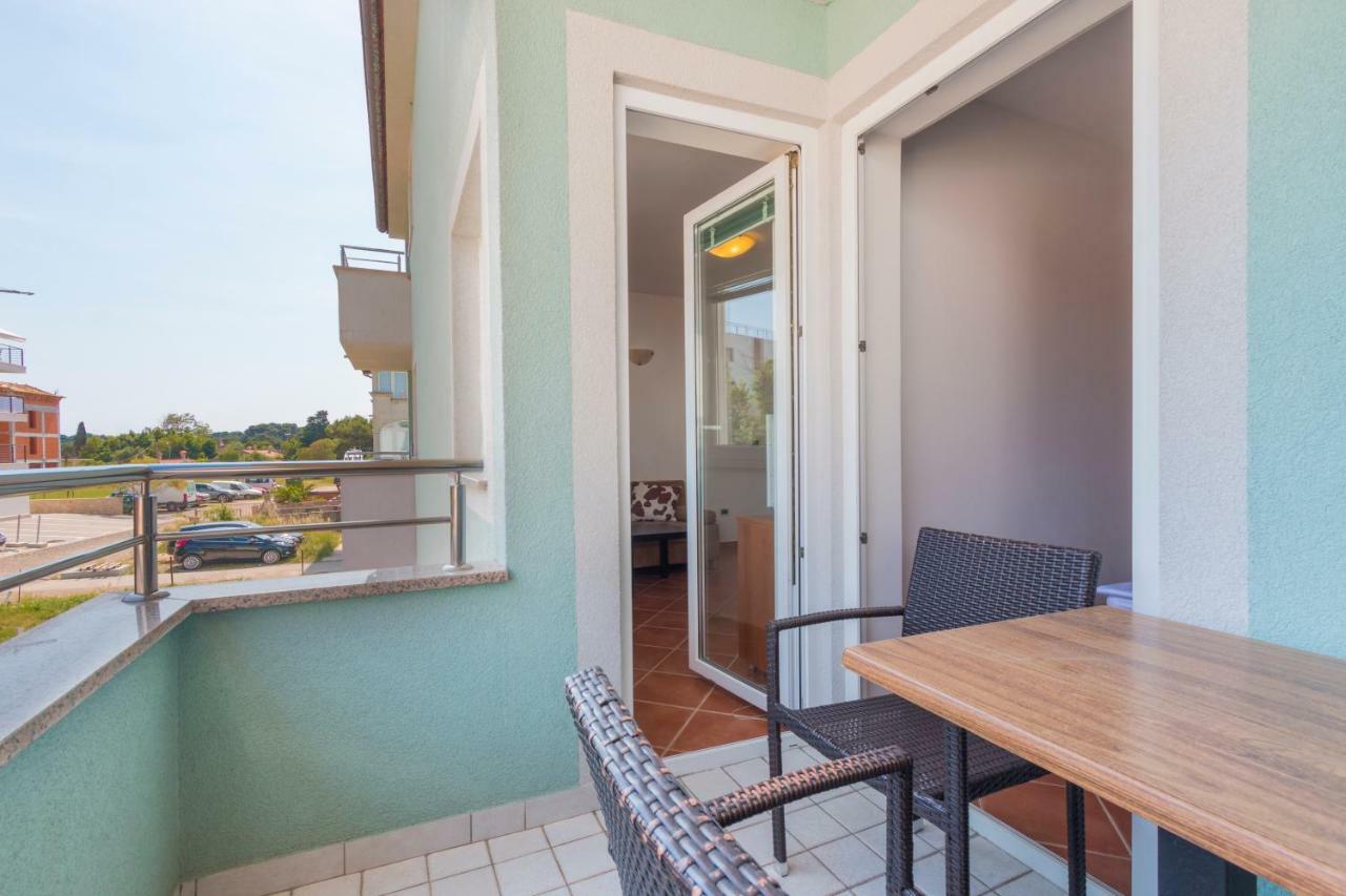 Apartments Riva Medulin Exterior photo
