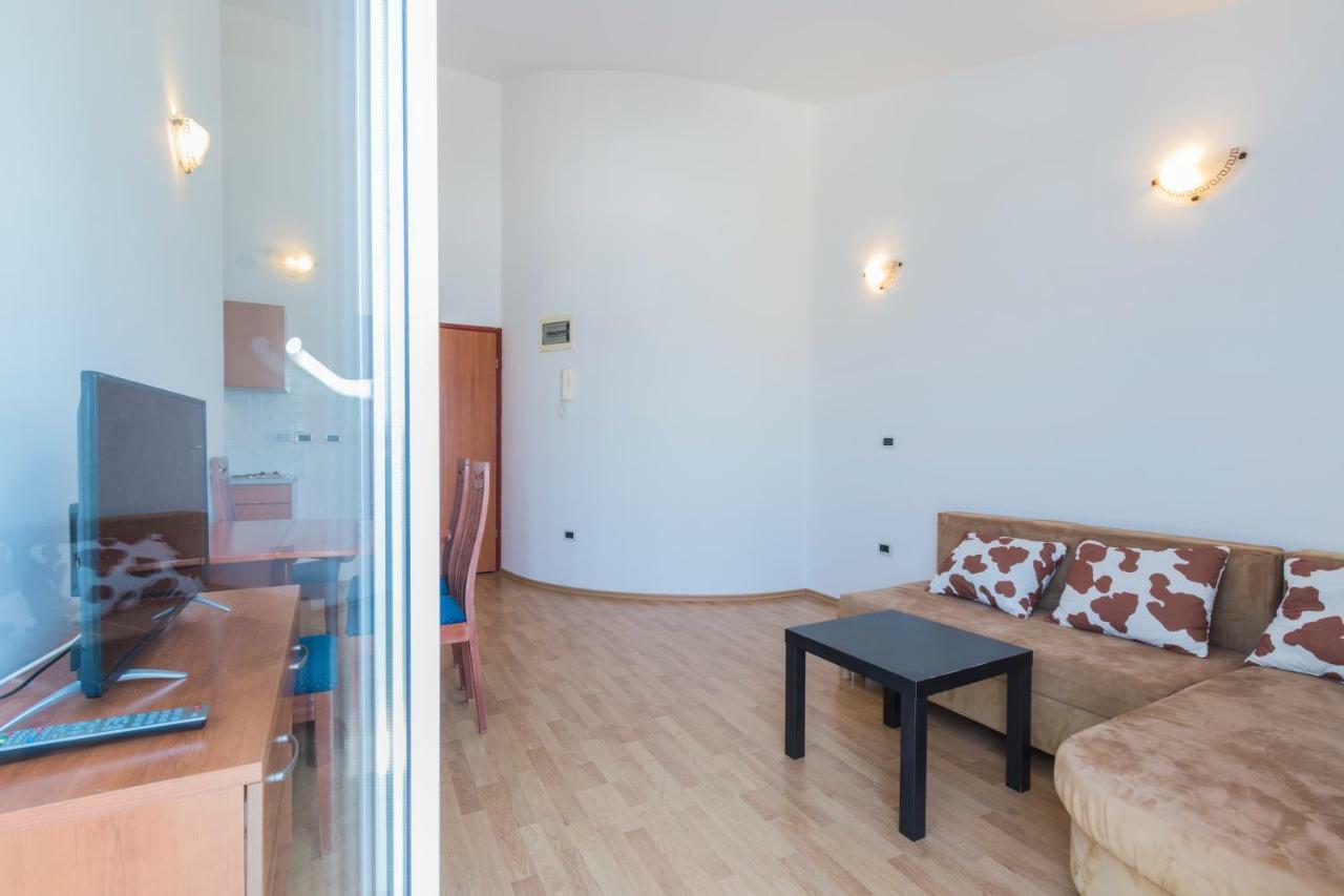 Apartments Riva Medulin Exterior photo
