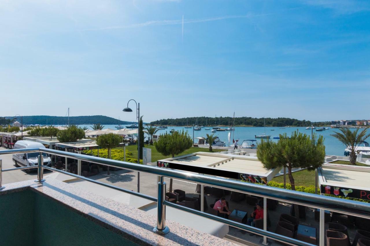 Apartments Riva Medulin Exterior photo