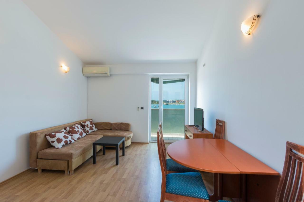 Apartments Riva Medulin Exterior photo