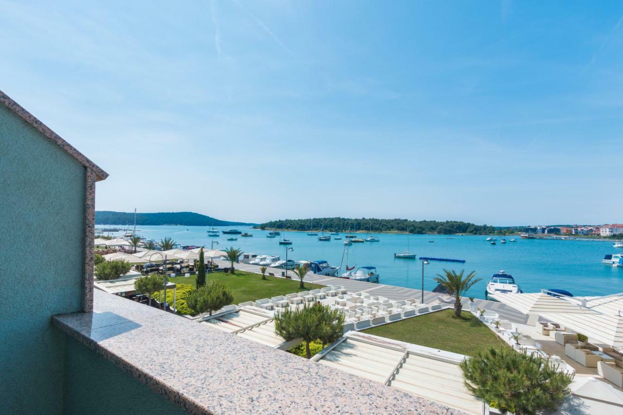 Apartments Riva Medulin Exterior photo